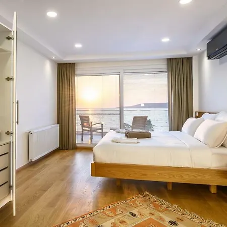 Luxury Beach House, Private Pool, Stunning Sunsets, Karpuz וילה *