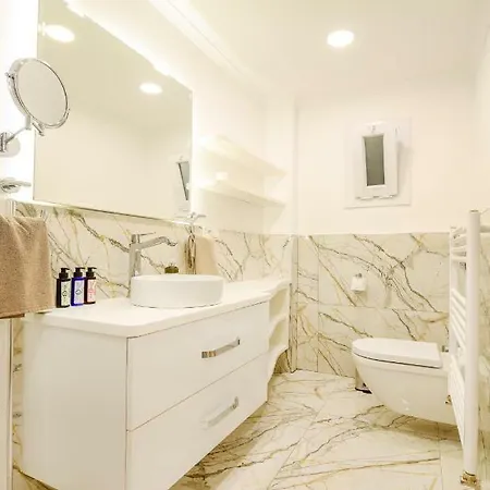 Luxury Beach House, Private Pool, Stunning Sunsets, Karpuz וילה *