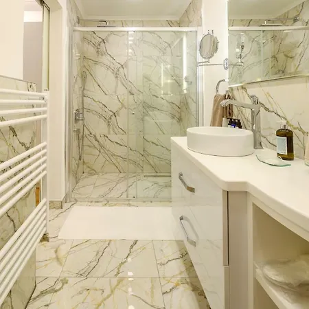 וילה Luxury Beach House, Private Pool, Stunning Sunsets, Karpuz *