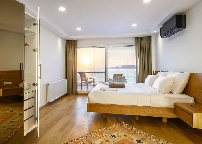 Luxury Beach House, Private Pool, Stunning Sunsets, Karpuz 别墅 *