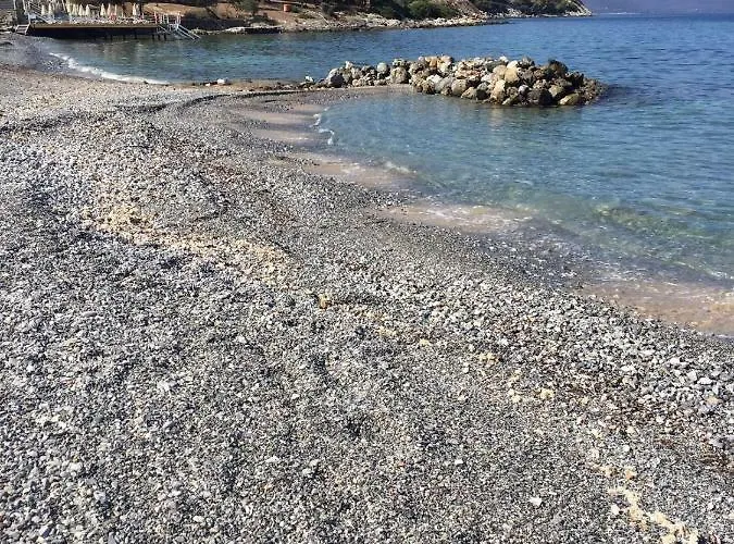 Luxury Beach House, Private Pool, Stunning Sunsets, Karpuz 别墅 *