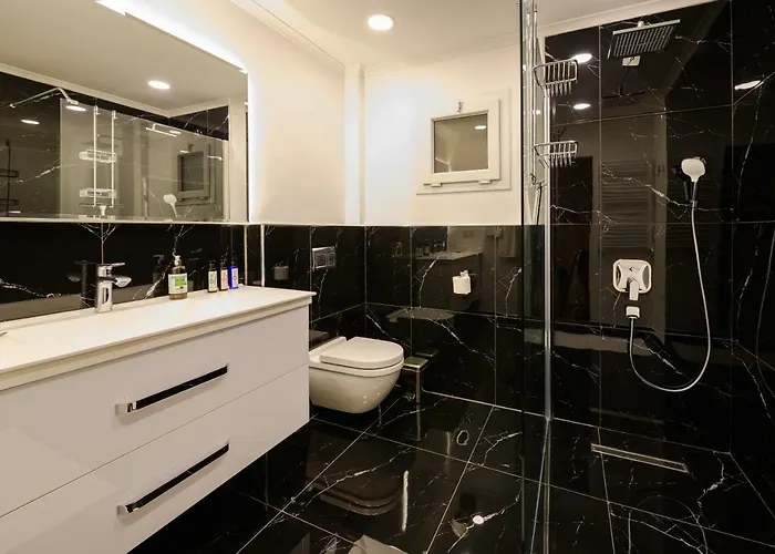 Luxury Beach House, Private Pool, Stunning Sunsets, Karpuz