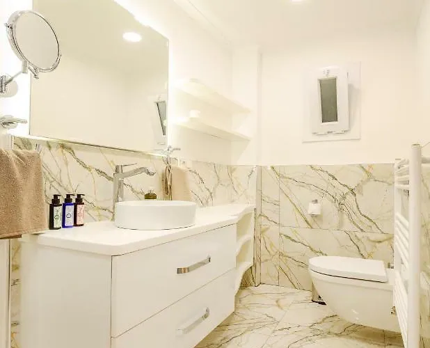 Luxury Beach House, Private Pool, Stunning Sunsets, Karpuz فيلة *